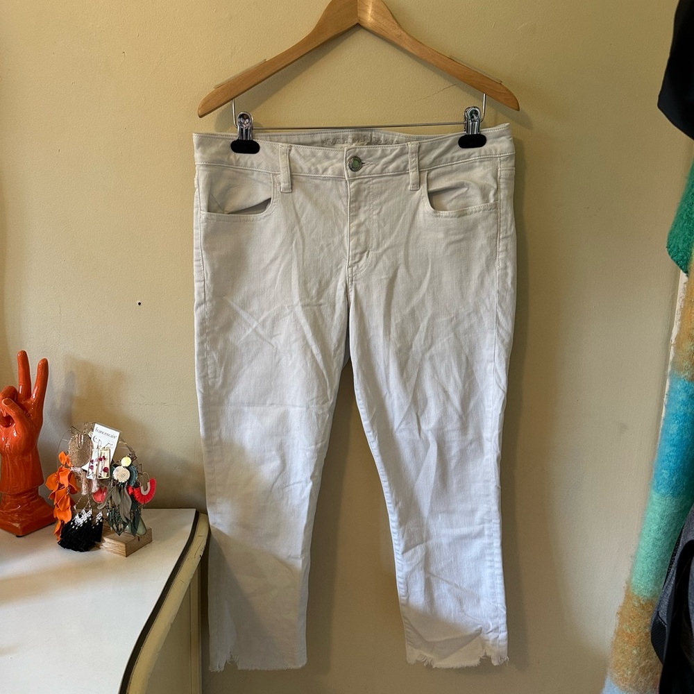 American Eagle Outfitters White Capris